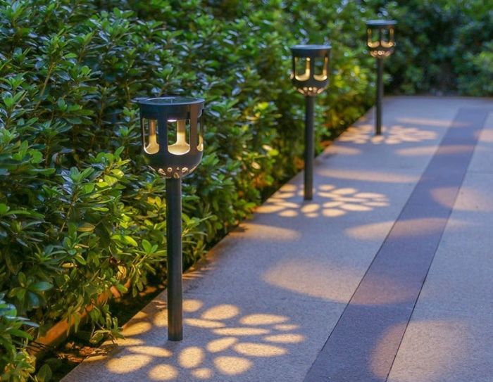 Set 4 x Lampă Solară Decorativă pentru Grădină Lisabona, Proiecție Florală, Iluminare LED Automată